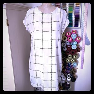 *MOVING SALE* Vince. Modern Shift Dress